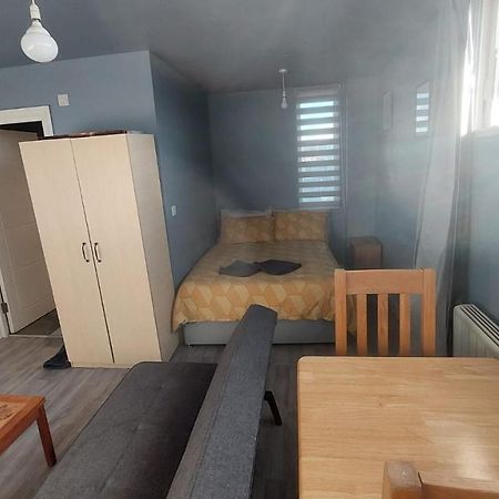 Modern Studio Maidstone - Redecorated Oct 2023 외부 사진